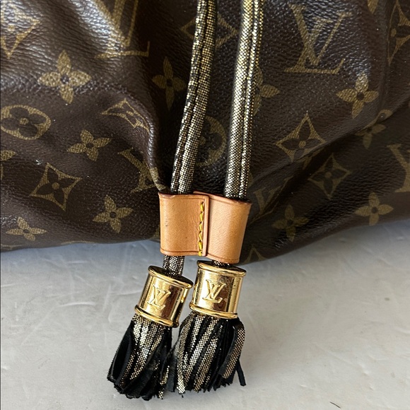 Beautiful Dark Brown Monogram Shoulder Bag - Picture 3 of 15